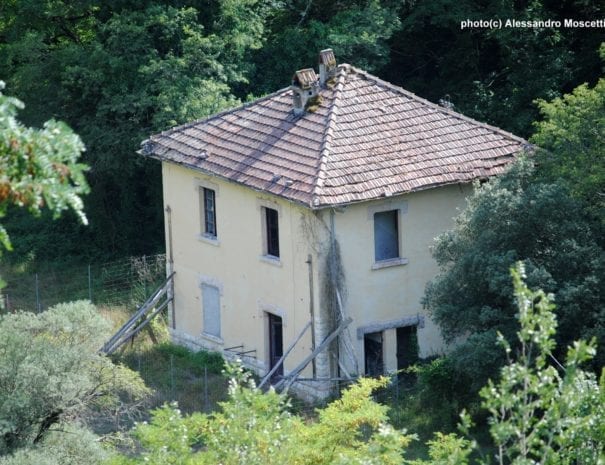 Stazione della ferrovia Spoleto Norcia presso la Balza tagliata