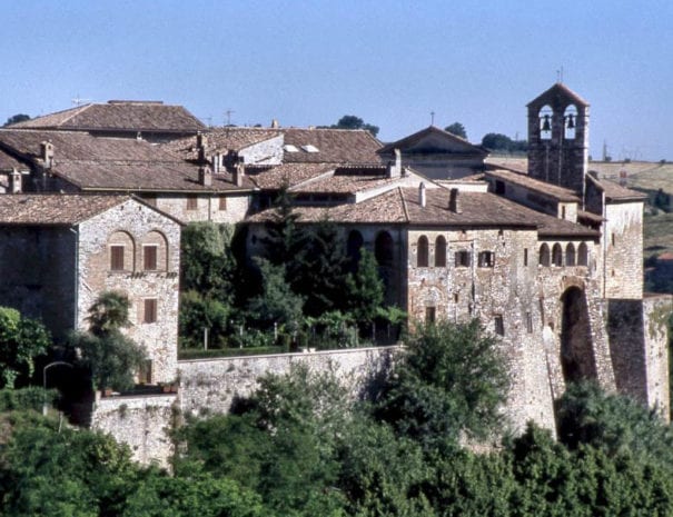 Le mura di Sangemini