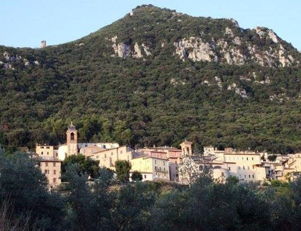 Il borgo di Cesi