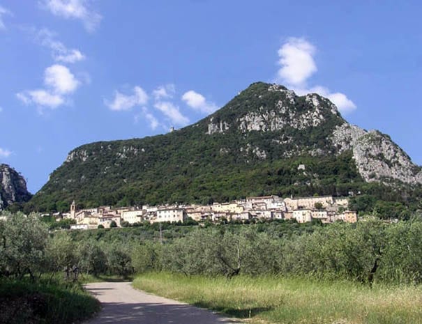 Cesi e il monte di Eolo