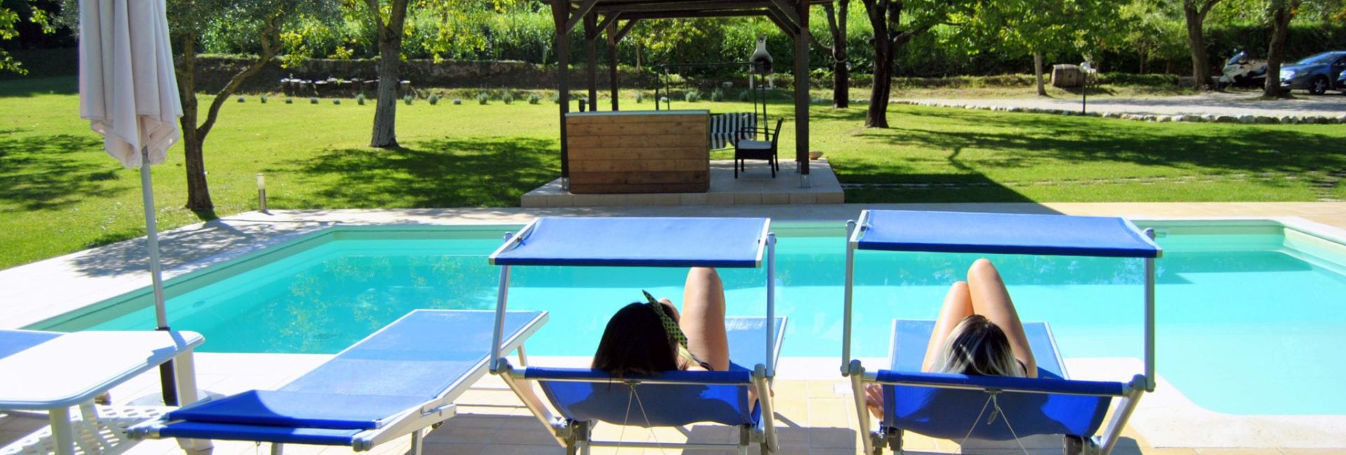 piscina ragazze 1