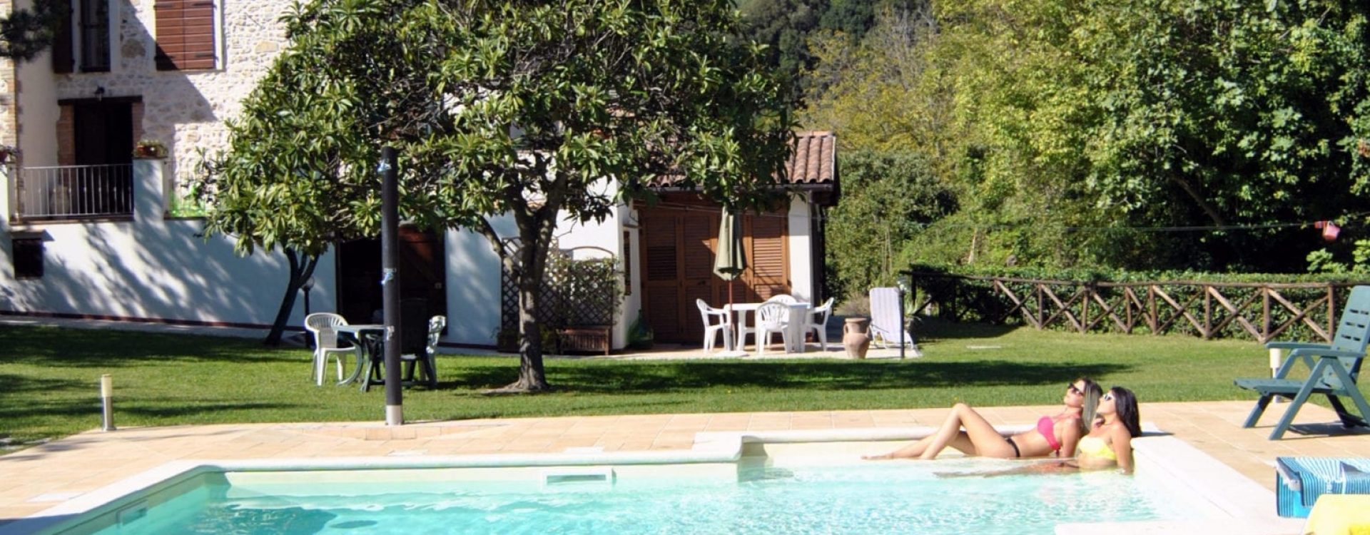 piscina ragazze 7